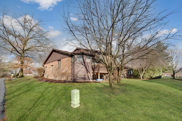 8167 W Brookside Court, Palos Park, IL 60464