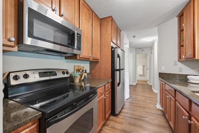 5988 Chasewood Parkway 1, Minnetonka, MN 55343