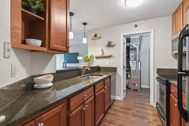 5988 Chasewood Parkway 1, Minnetonka, MN 55343