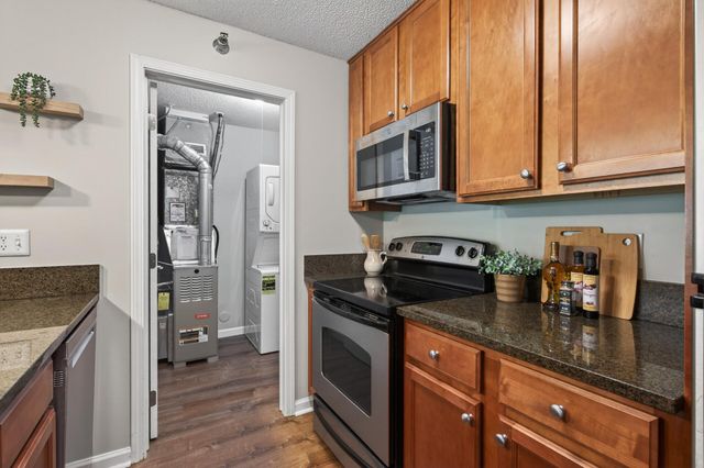 5988 Chasewood Parkway 1, Minnetonka, MN 55343