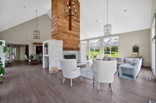 5988 Chasewood Parkway 1, Minnetonka, MN 55343