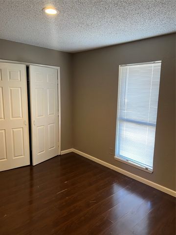 1910 Whiteoak Drive, Garland, TX 75040