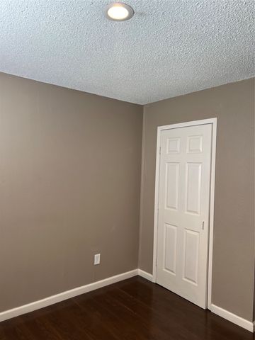 1910 Whiteoak Drive, Garland, TX 75040
