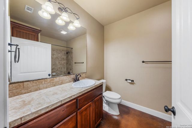 130 Rhum Rd, Kerrville, TX 78028