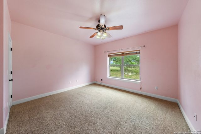 130 Rhum Rd, Kerrville, TX 78028