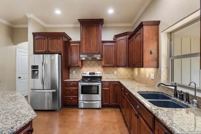 130 Rhum Rd, Kerrville, TX 78028