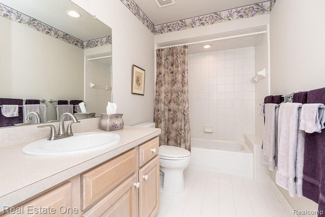 14278 Larkspur Drive, Shelby Twp, MI 48315