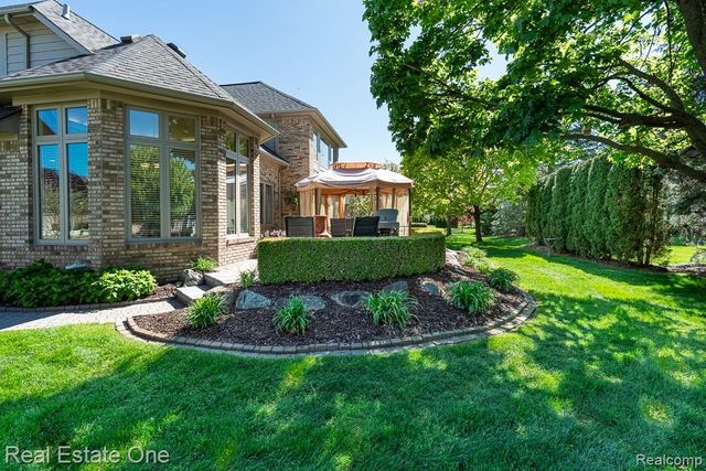 14278 Larkspur Drive, Shelby Twp, MI 48315