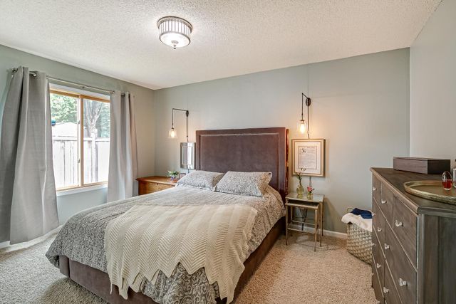 7572 Carillon Plaza W, Woodbury, MN 55125