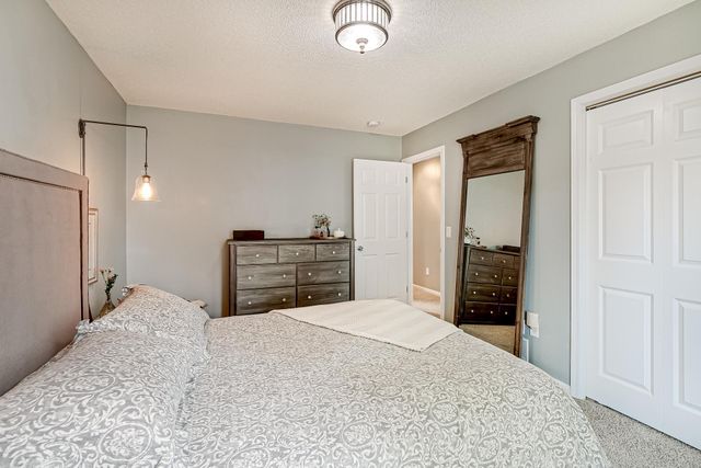 7572 Carillon Plaza W, Woodbury, MN 55125