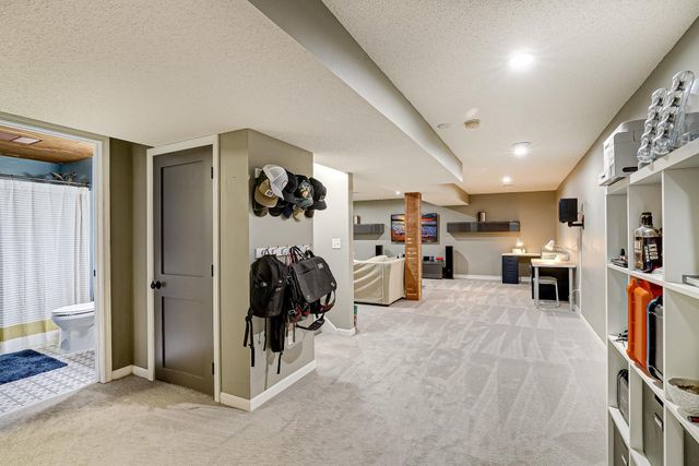 7572 Carillon Plaza W, Woodbury, MN 55125