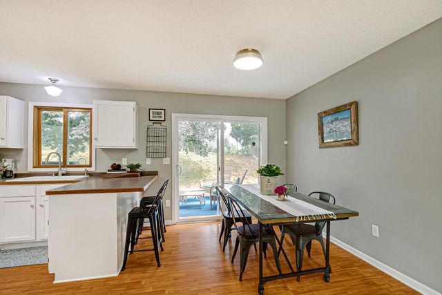 7572 Carillon Plaza W, Woodbury, MN 55125