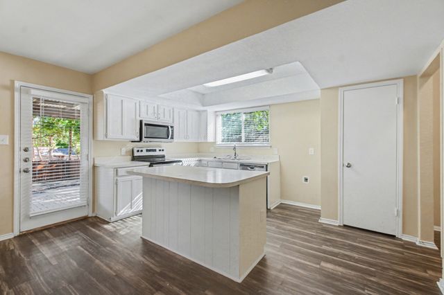 4907 Sagebrush Court, Arlington, TX 76017