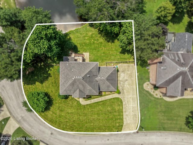 4604 Dove Lake Ct, Louisville, KY 40299