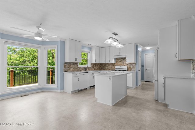 4604 Dove Lake Ct, Louisville, KY 40299
