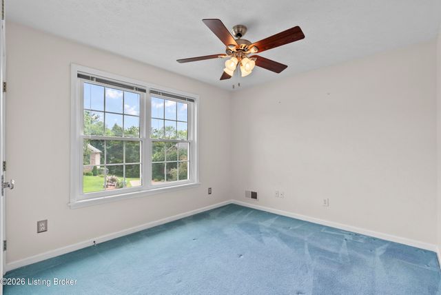 4604 Dove Lake Ct, Louisville, KY 40299