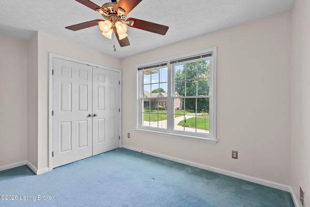 4604 Dove Lake Ct, Louisville, KY 40299