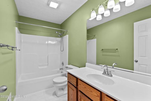 4604 Dove Lake Ct, Louisville, KY 40299