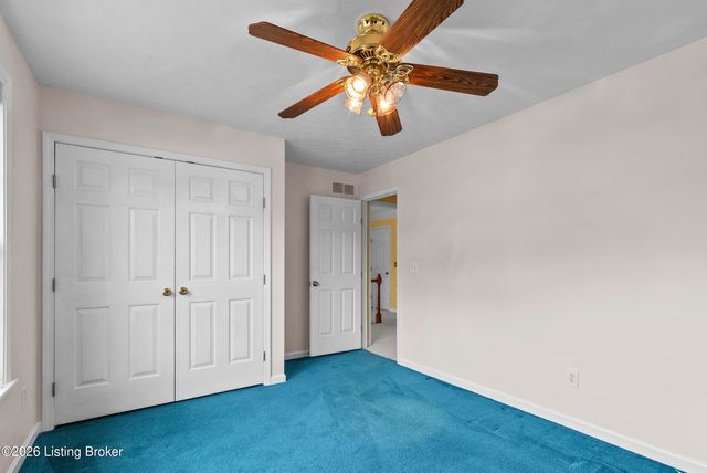 4604 Dove Lake Ct, Louisville, KY 40299