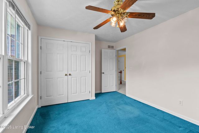 4604 Dove Lake Ct, Louisville, KY 40299