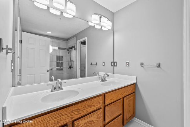 4604 Dove Lake Ct, Louisville, KY 40299