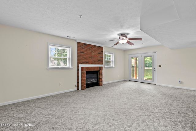4604 Dove Lake Ct, Louisville, KY 40299