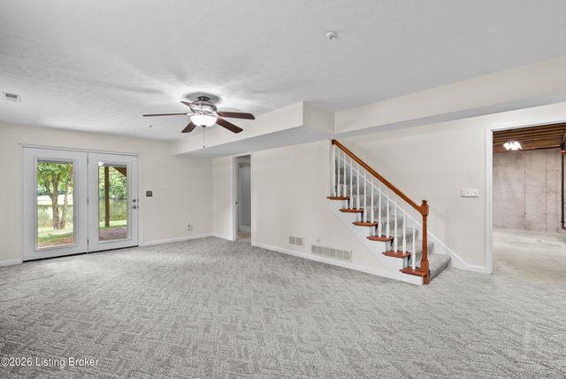4604 Dove Lake Ct, Louisville, KY 40299