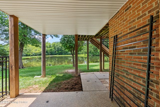 4604 Dove Lake Ct, Louisville, KY 40299