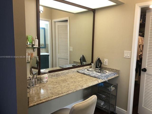 2500 Parkview Dr 618, Hallandale Beach, FL 33009