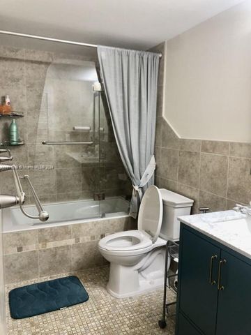 2500 Parkview Dr 618, Hallandale Beach, FL 33009