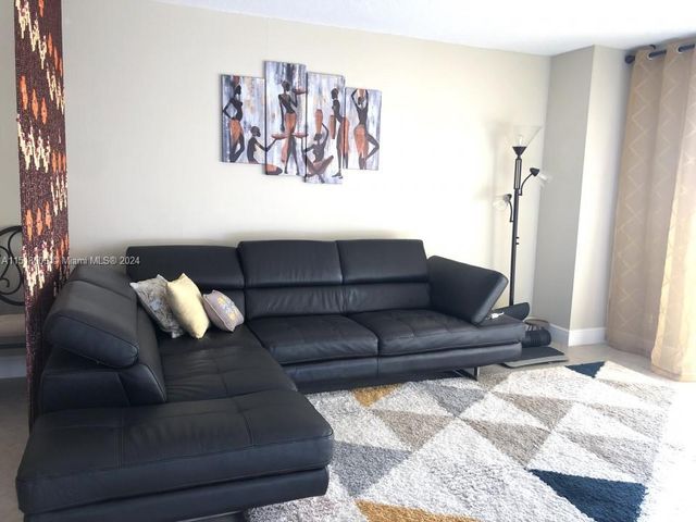 2500 Parkview Dr 618, Hallandale Beach, FL 33009