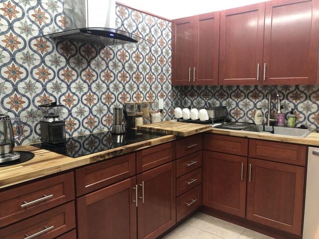 2500 Parkview Dr 618, Hallandale Beach, FL 33009