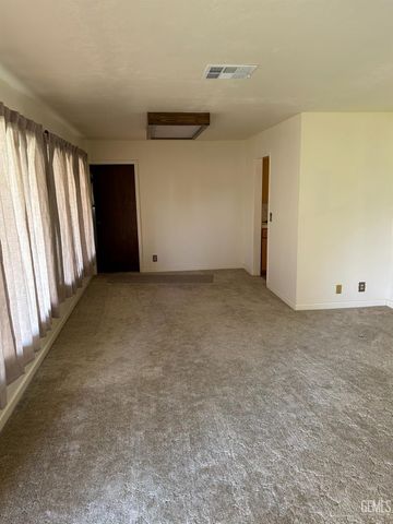 2204 Bedford Way, Bakersfield, CA 93308