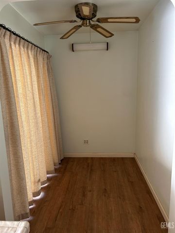 2204 Bedford Way, Bakersfield, CA 93308