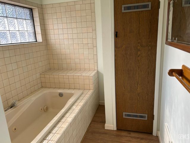 2204 Bedford Way, Bakersfield, CA 93308