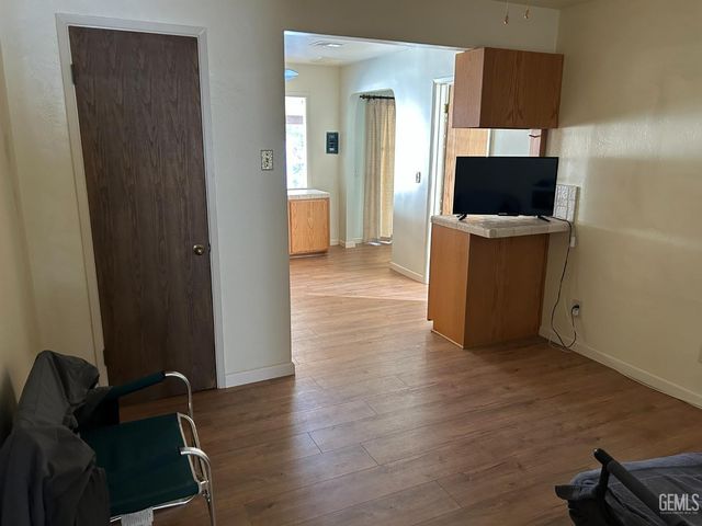 2204 Bedford Way, Bakersfield, CA 93308