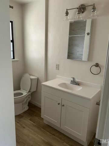 2204 Bedford Way, Bakersfield, CA 93308