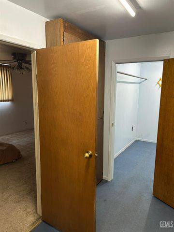 2204 Bedford Way, Bakersfield, CA 93308