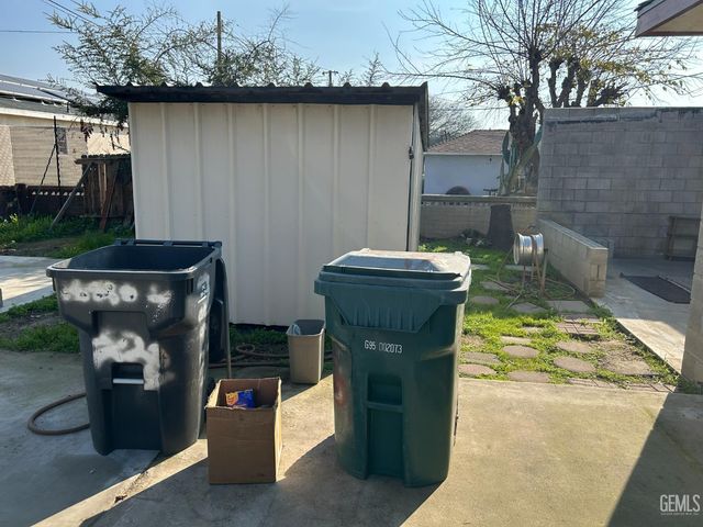 2204 Bedford Way, Bakersfield, CA 93308