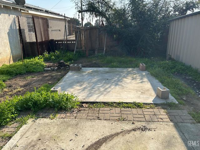 2204 Bedford Way, Bakersfield, CA 93308