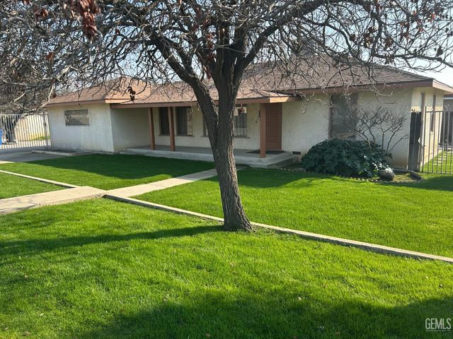 2204 Bedford Way, Bakersfield, CA 93308