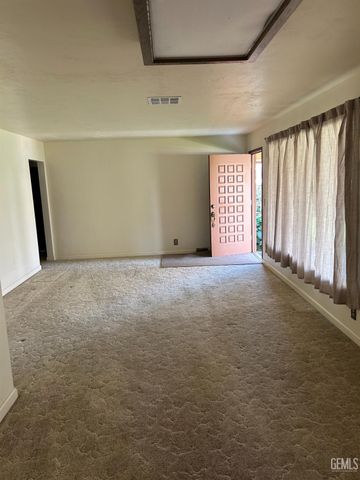 2204 Bedford Way, Bakersfield, CA 93308