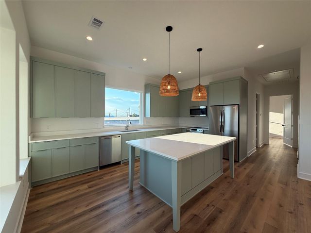 1535 County Road 201, Sargent, TX 77414