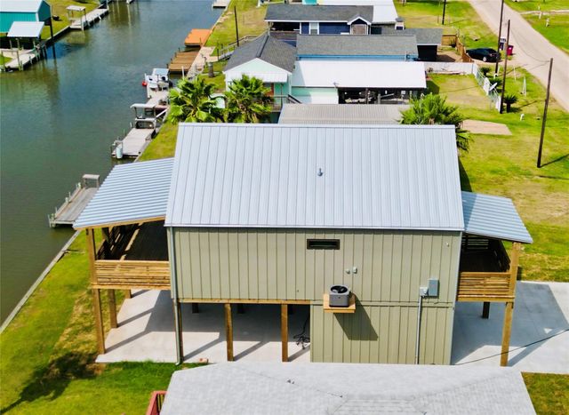 1535 County Road 201, Sargent, TX 77414