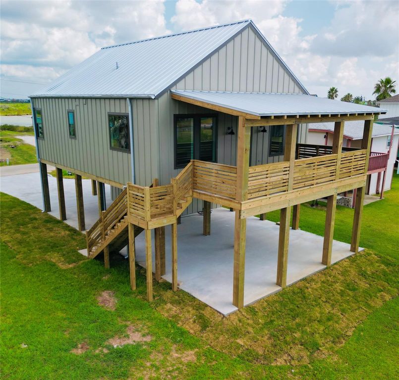 1535 County Road 201, Sargent, TX 77414