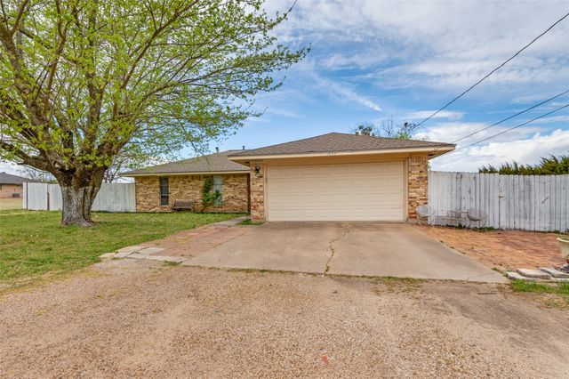 135 W Bear Creek Road, Glenn Heights, TX 75154