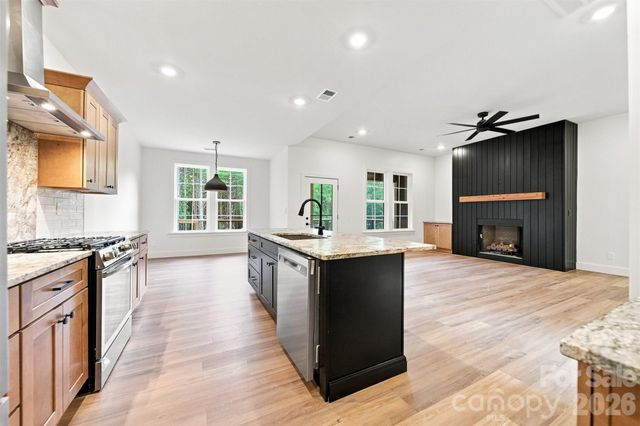 1035 Hawksbill Drive, Morganton, NC 28655