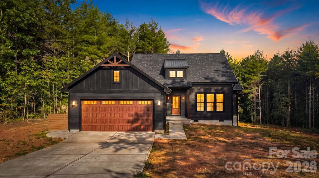 1035 Hawksbill Drive, Morganton, NC 28655