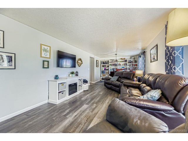 42146 Vista Rdg, Parker, CO 80138