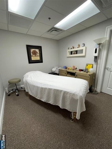 18 Wyckoff Avenue 202, Waldwick, NJ 07463